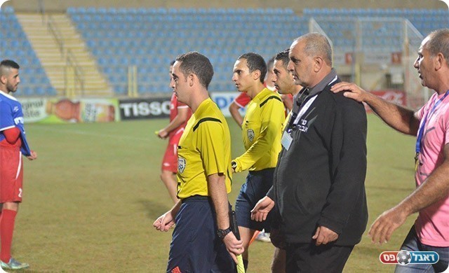 שלישיית השופטים בהרצליה (ארנון לוי)